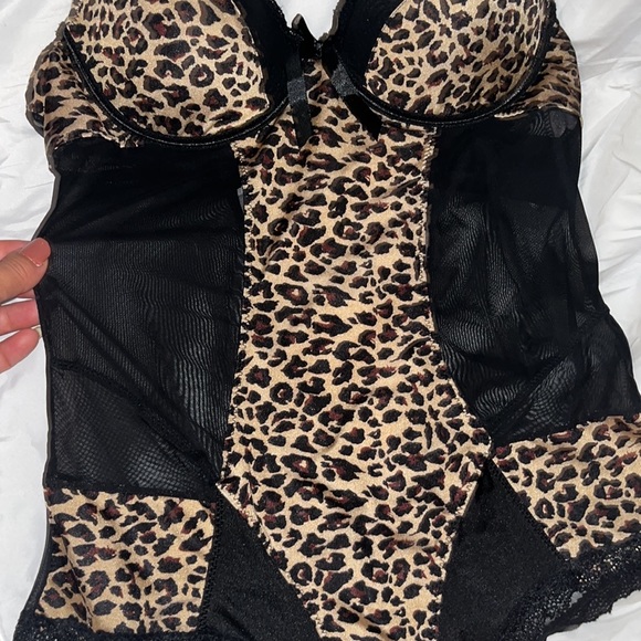 COPY - Plus size Women's Cheetah Print Stretch Lace and Mesh Teddy Bodysuit 3X - Picture 3 of 7